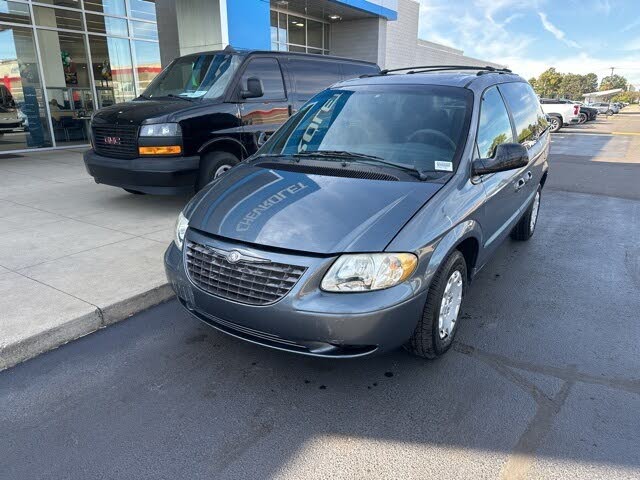 2002 Chrysler Voyager 4 Dr LX Passenger Van