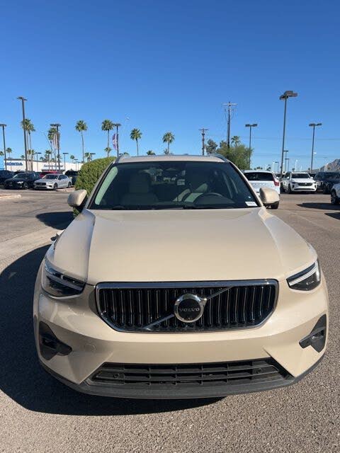 2025 Volvo XC40 B5 Ultra Bright Theme AWD