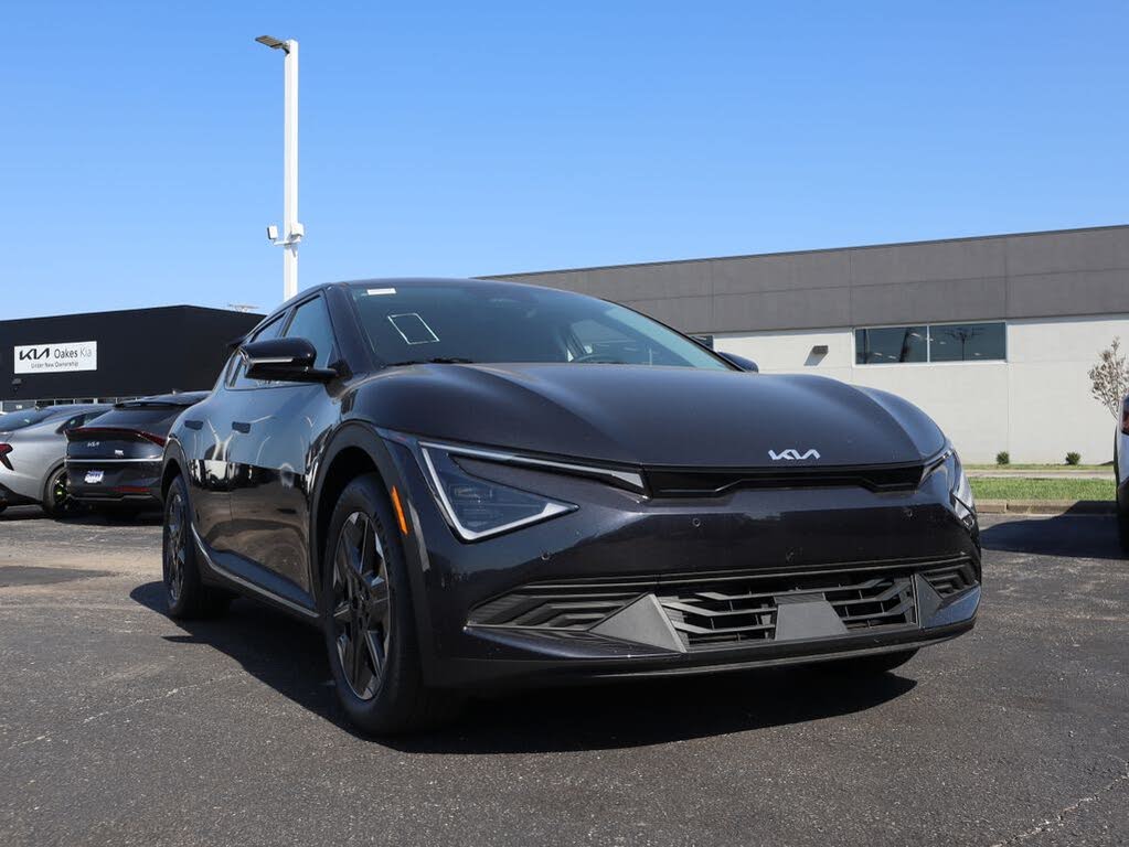 2025 Kia EV6 Light Long Range RWD