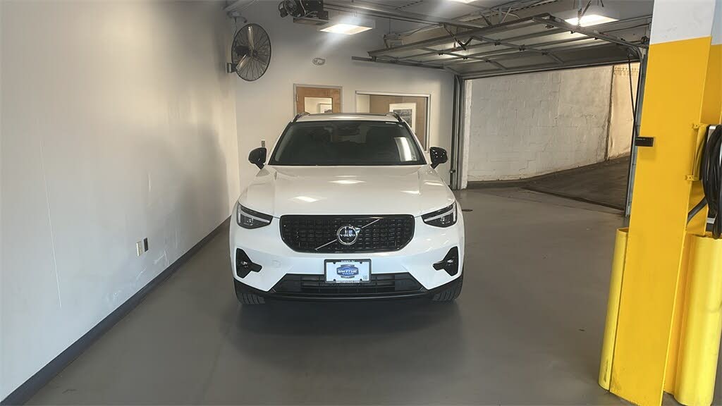 2026 Volvo XC40 B5 Ultra AWD