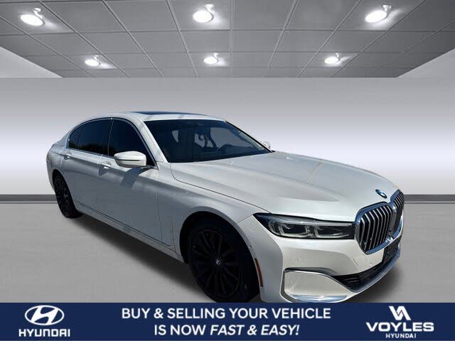 2022 BMW 7 Series 740i RWD