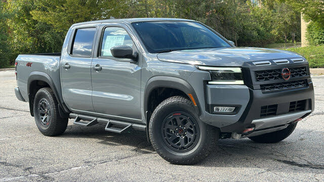 2025 Nissan Frontier PRO-4X Crew Cab 4WD