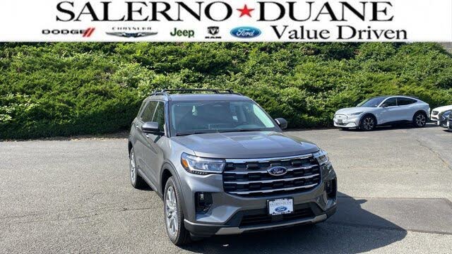 2025 Ford Explorer Active AWD
