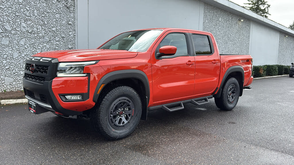 2025 Nissan Frontier PRO-4X Crew Cab 4WD