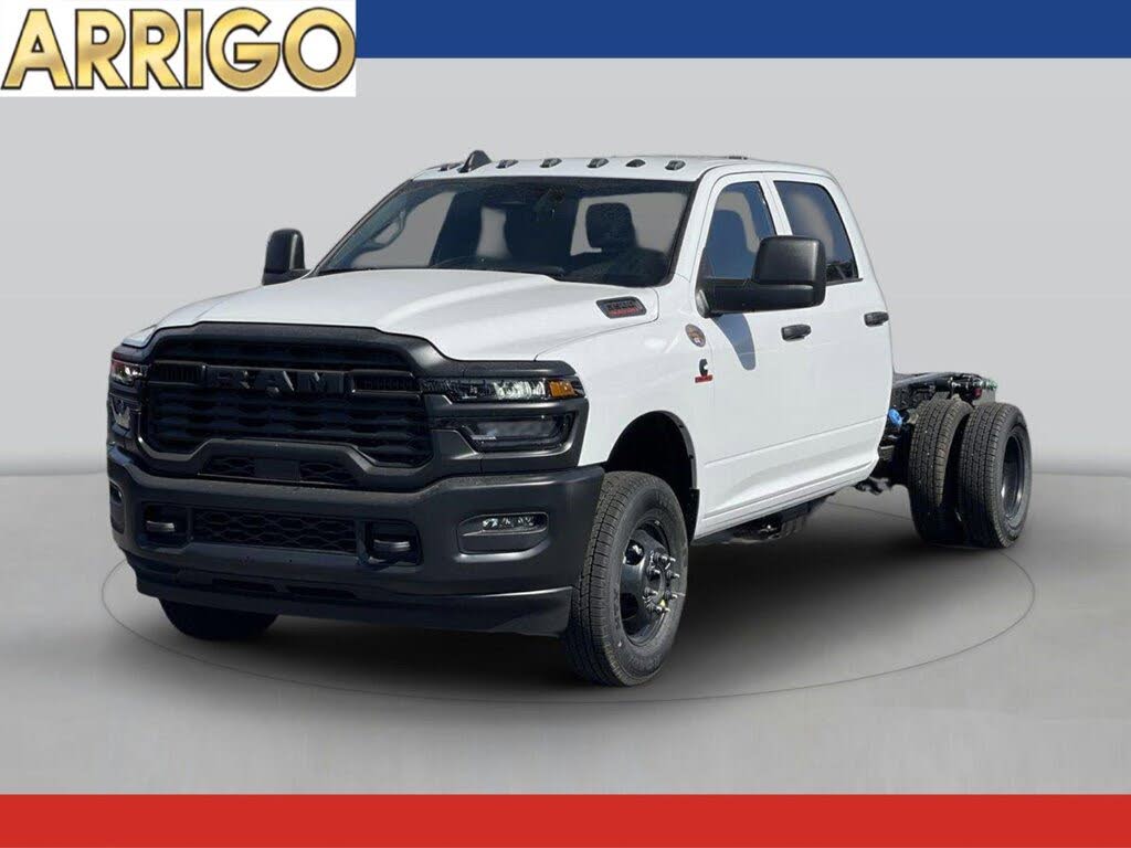 2025 RAM 3500 Chassis Tradesman Crew Cab LB DRW 4WD