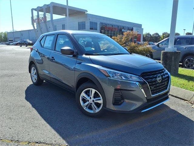 2025 Nissan Kicks Play S FWD