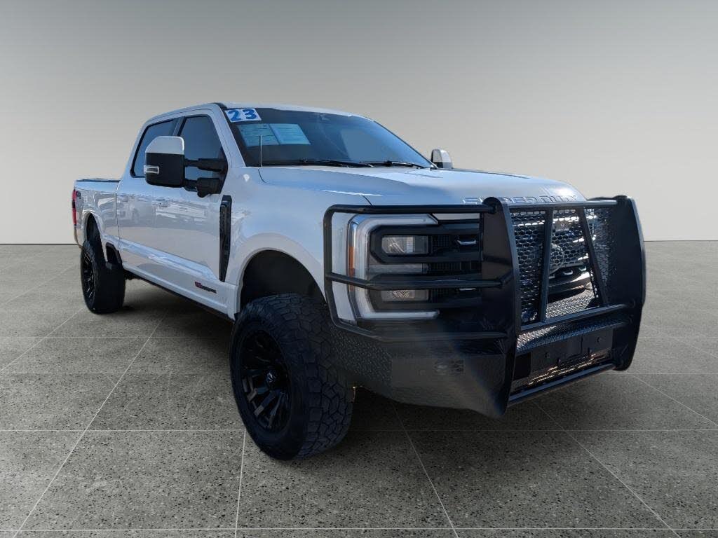 2023 Ford F-250 Super Duty Lariat Crew Cab 4WD