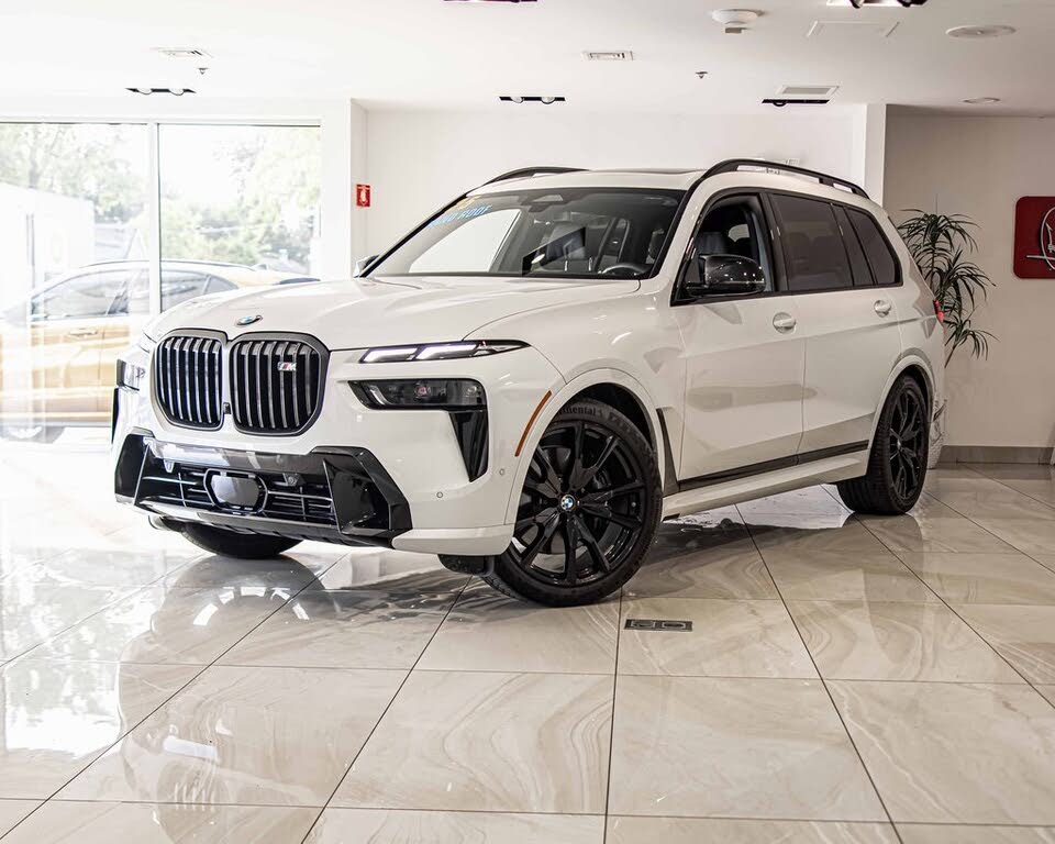 2025 BMW X7 M60i AWD