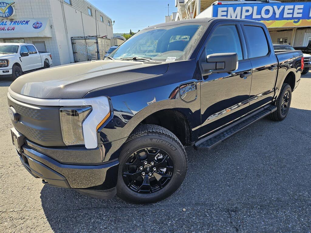 Ford F-150 Lightning XLT SuperCrew AWD 2025
