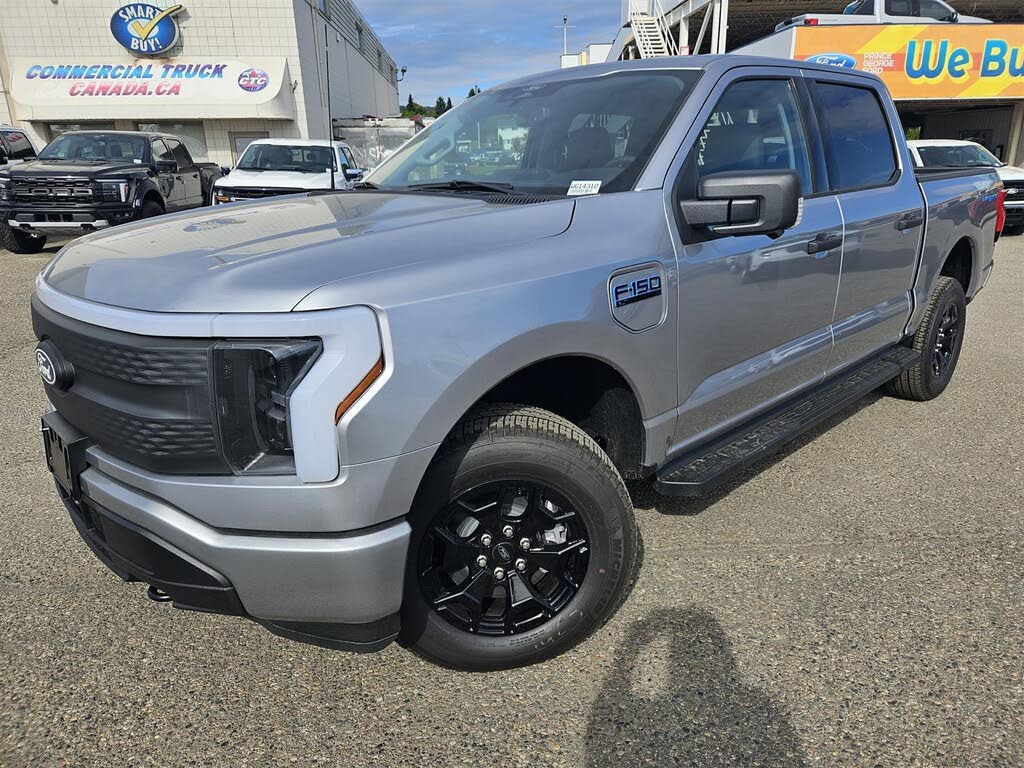 Ford F-150 Lightning XLT SuperCrew AWD 2025