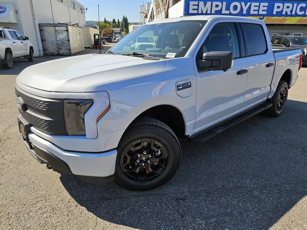 Ford F-150 Lightning XLT SuperCrew AWD 2025