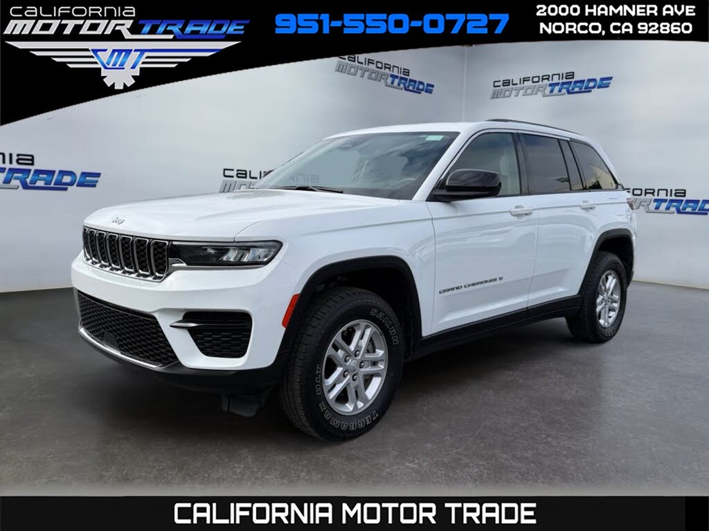2023 Jeep Grand Cherokee Laredo 4WD