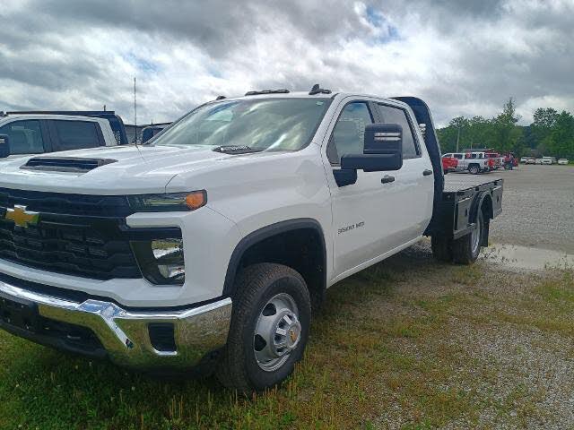 2025 Chevrolet Silverado 3500HD Chassis Work Truck Crew Cab 4WD