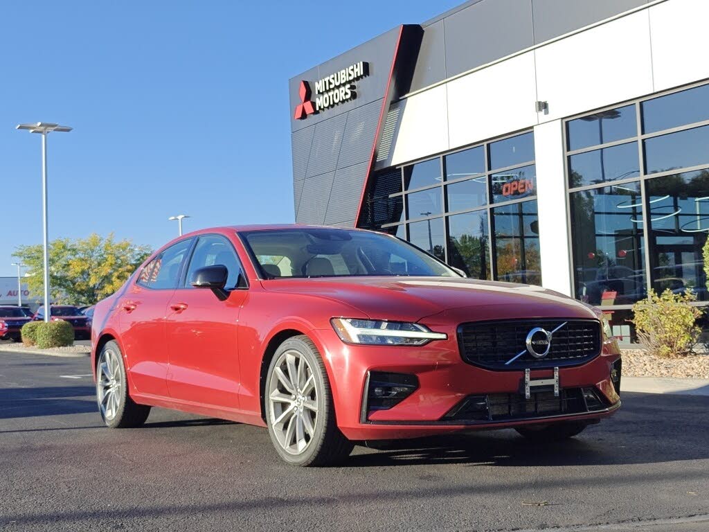 2021 Volvo S60 T5 Momentum AWD