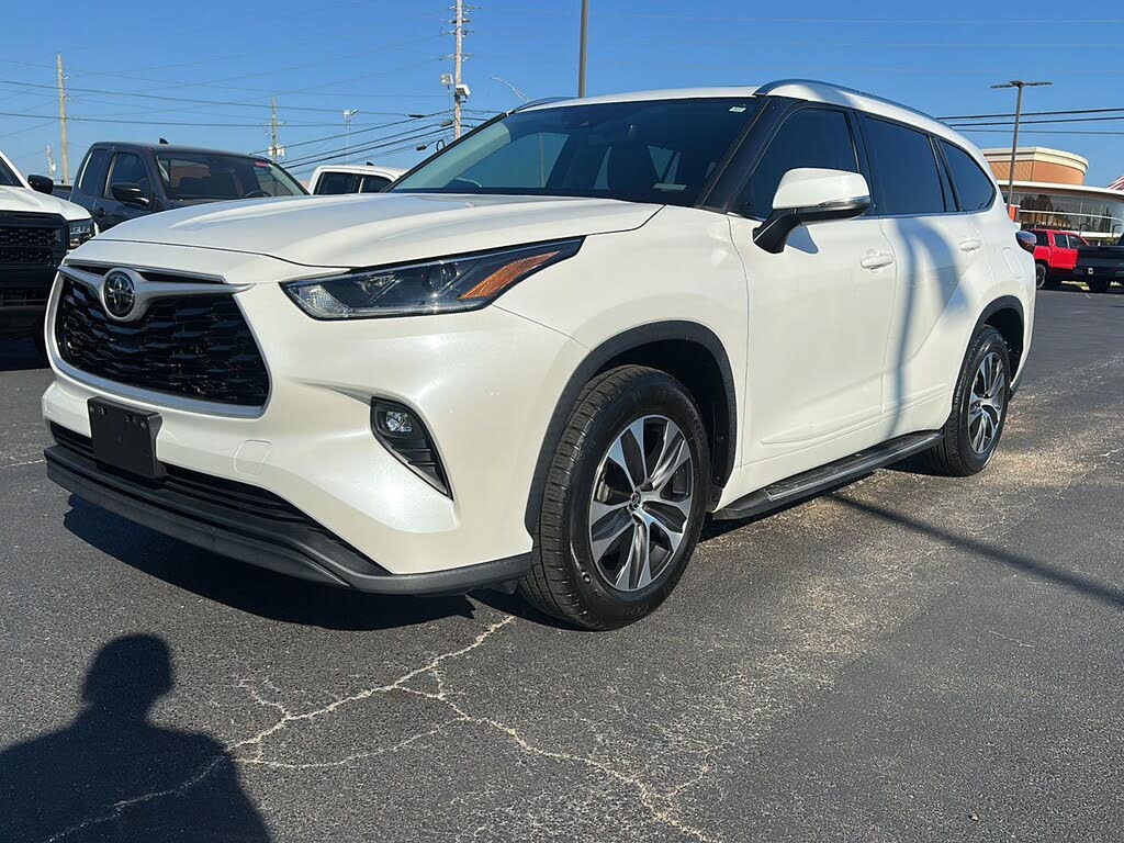 2021 Toyota Highlander XLE FWD