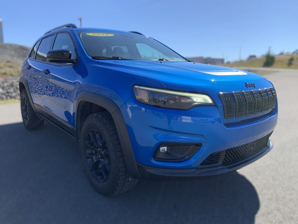 2022 Jeep Cherokee Sport 4WD
