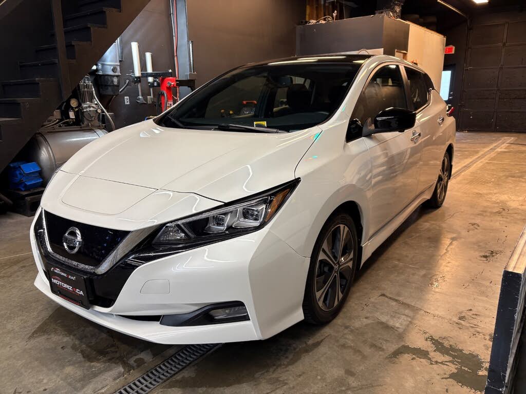 2021 Nissan LEAF SV FWD