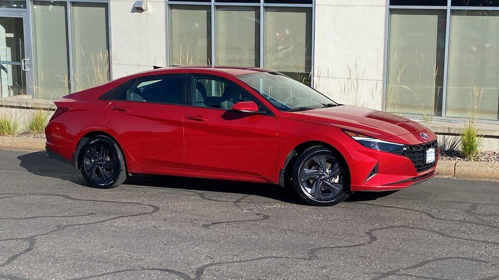2023 Hyundai Elantra SEL FWD