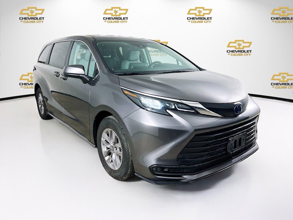 2024 Toyota Sienna LE 8-Passenger AWD