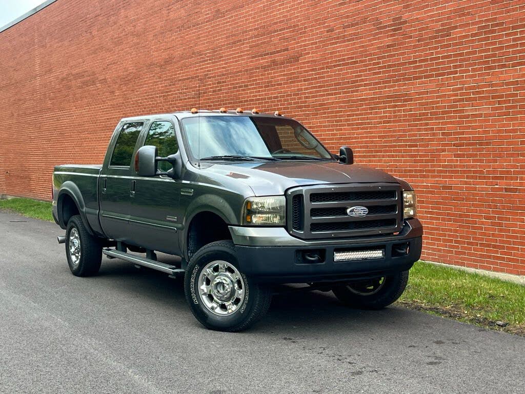 2006 Ford F-350 Super Duty Lariat Crew Cab SB 4WD