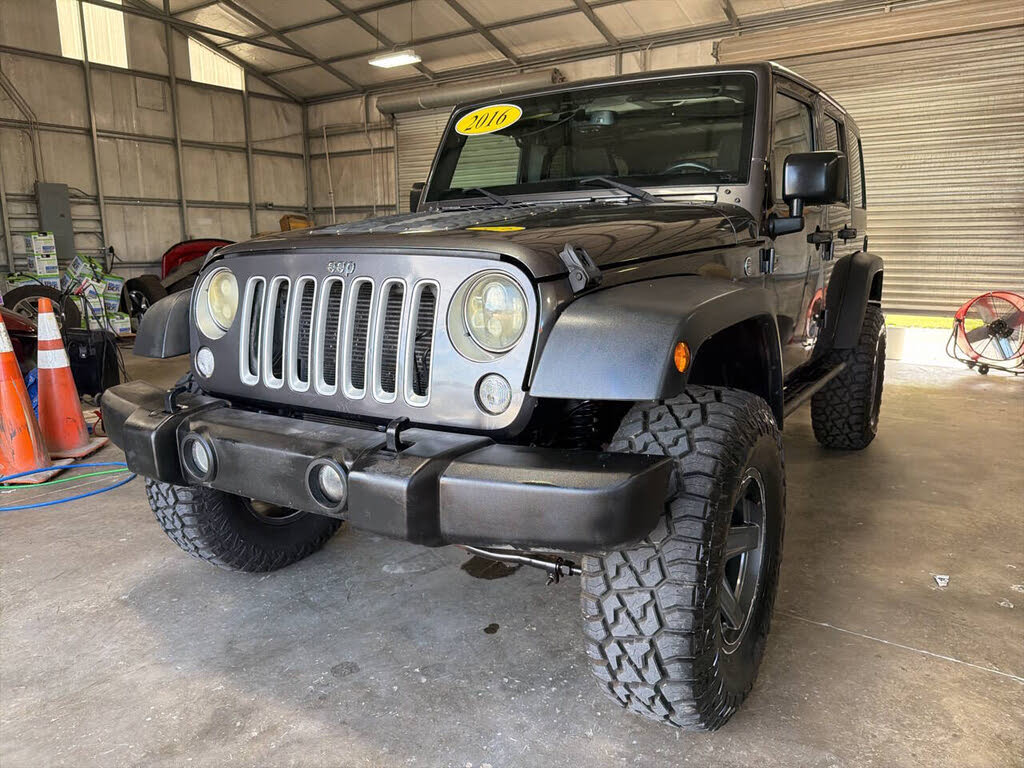 2016 Jeep Wrangler Unlimited Sahara 4WD