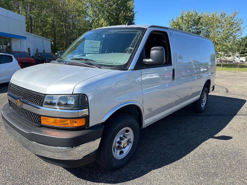2025 Chevrolet Express Cargo 2500 RWD