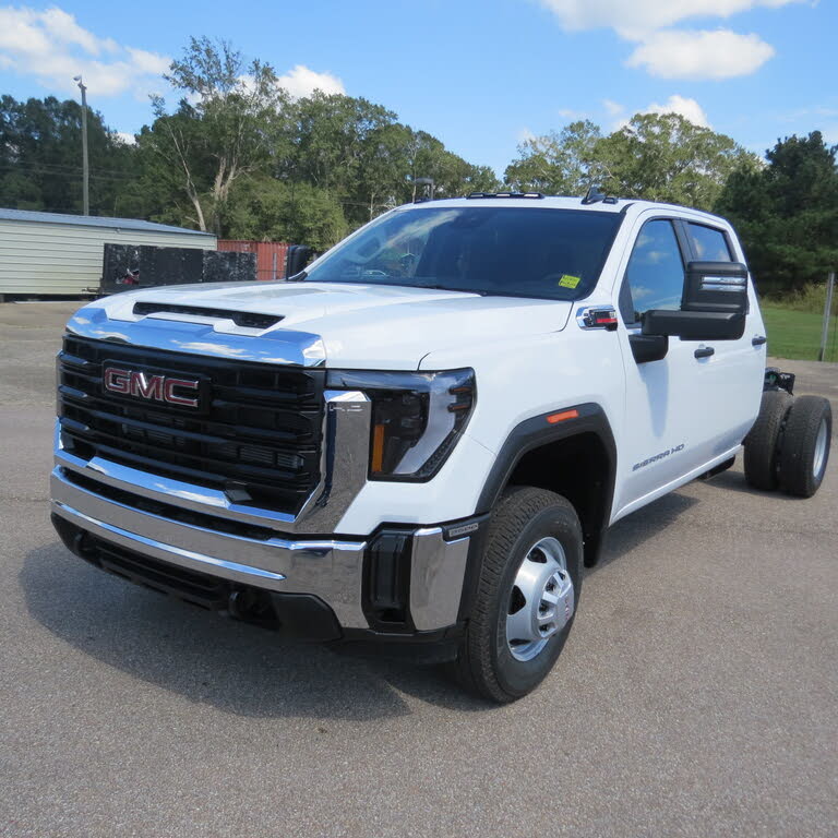2026 GMC Sierra 3500HD Chassis Pro Crew Cab 4WD