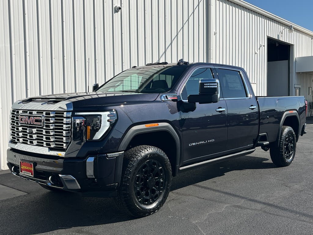 2025 GMC Sierra 3500HD Denali Crew Cab 4WD
