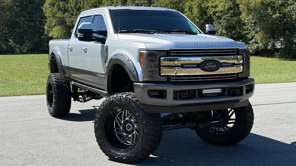 2017 Ford F-250 Super Duty Lariat Crew Cab 4WD