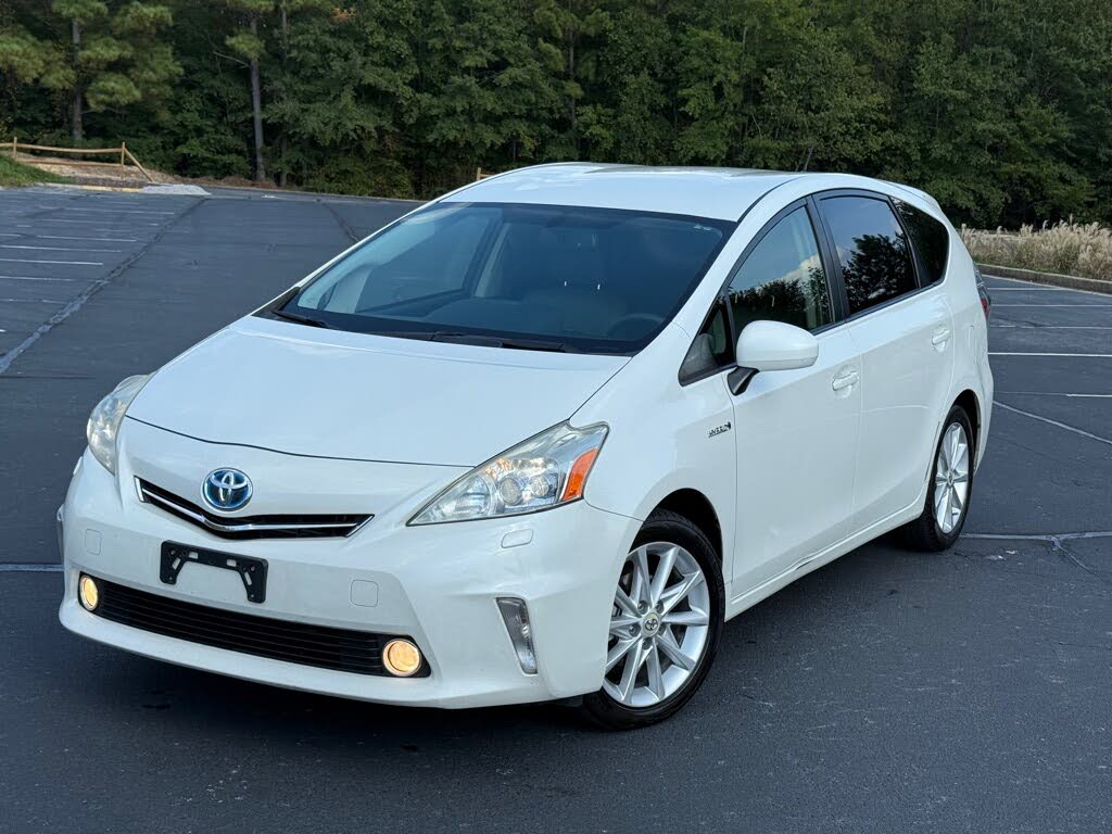 2012 Toyota Prius v Five FWD