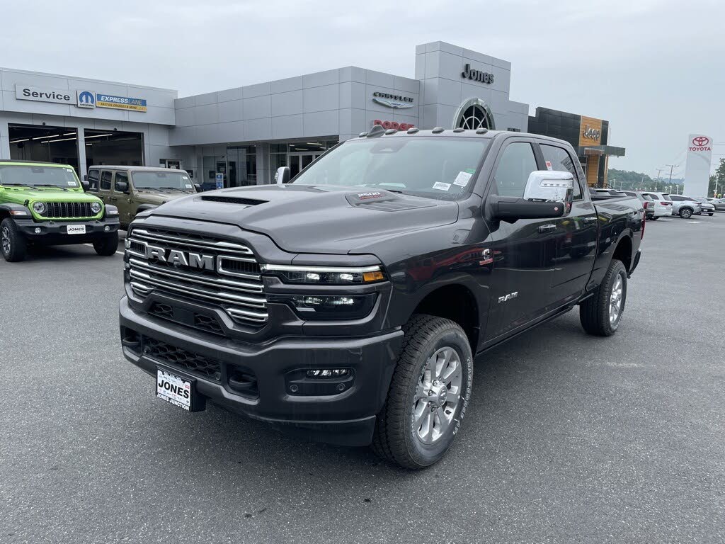 2025 RAM 2500 Laramie Crew Cab 4WD