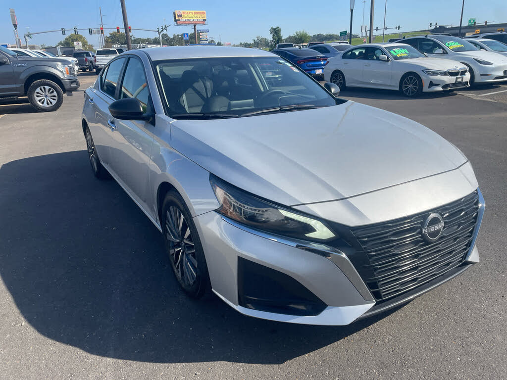 2024 Nissan Altima 2.5 SV FWD