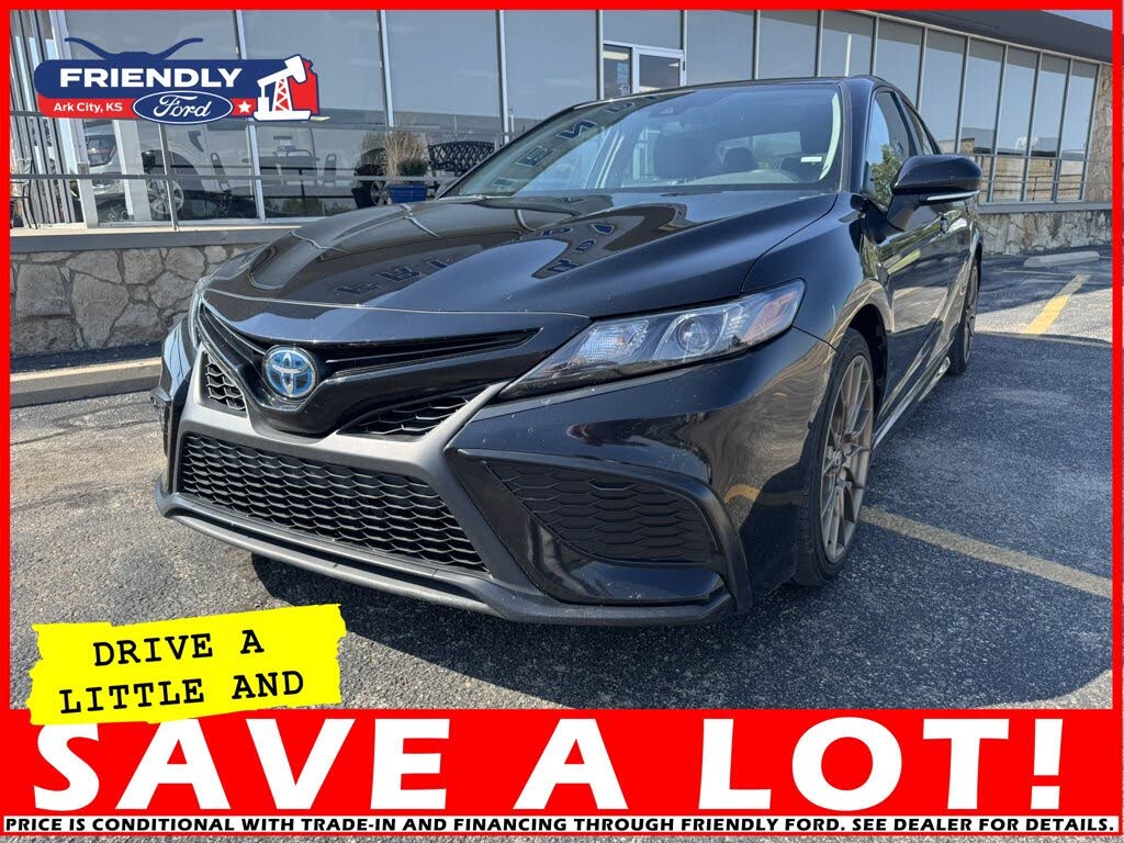 2024 Toyota Camry Hybrid SE Nightshade FWD