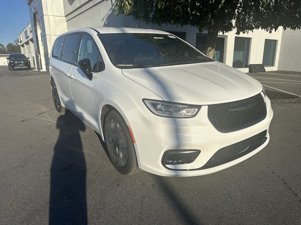 2026 Chrysler Pacifica Select FWD