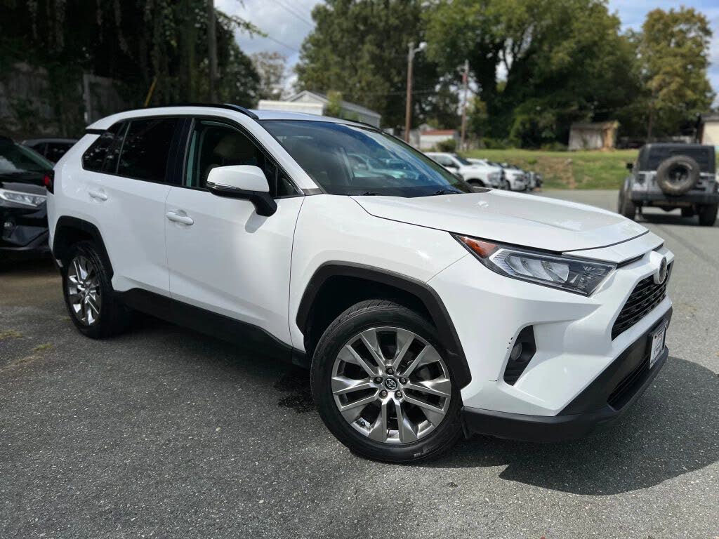 2020 Toyota RAV4 XLE Premium FWD