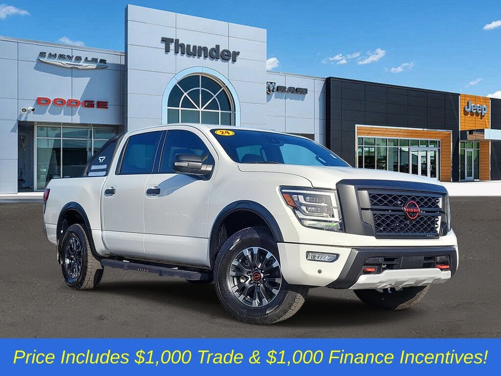 2024 Nissan Titan PRO-4X Crew Cab 4WD