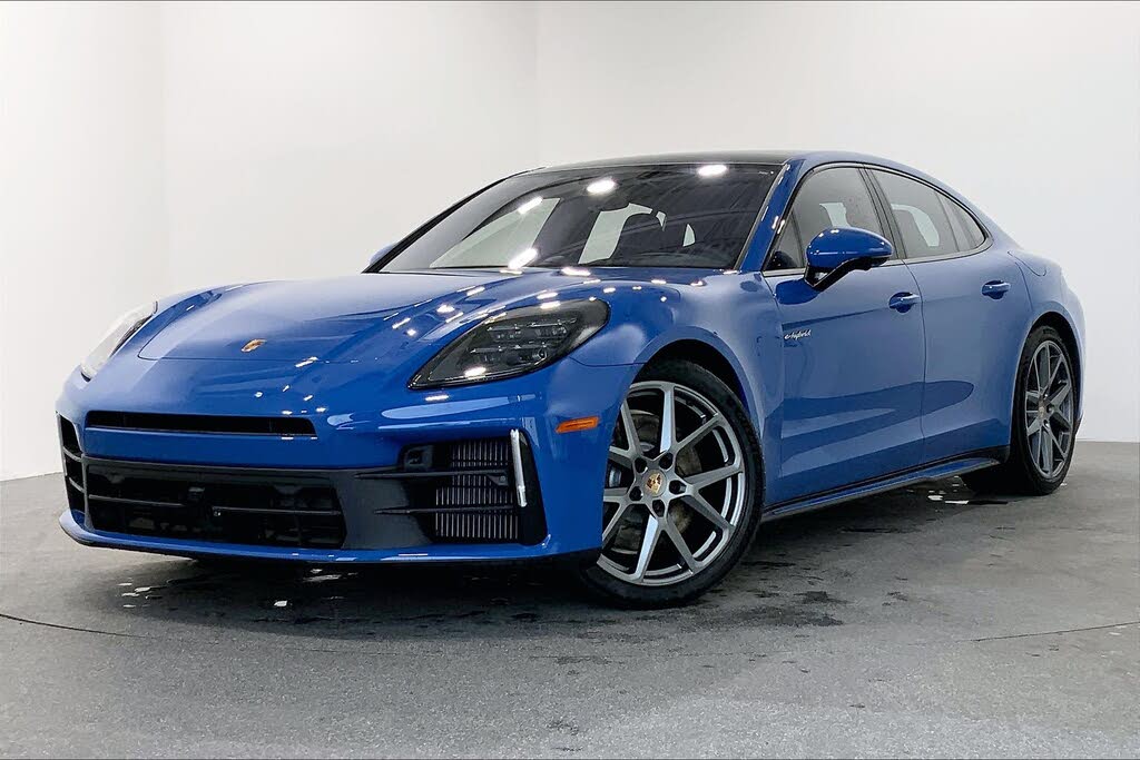 2025 Porsche Panamera 4 AWD