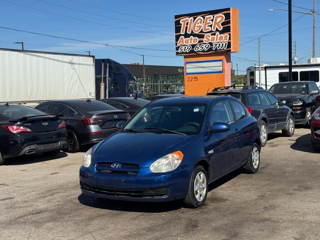 2007 Hyundai Accent SE 2-Door Hatchback FWD