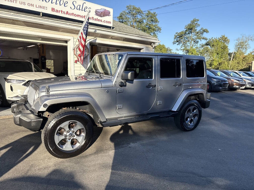 2016 Jeep Wrangler Unlimited Sahara 4WD
