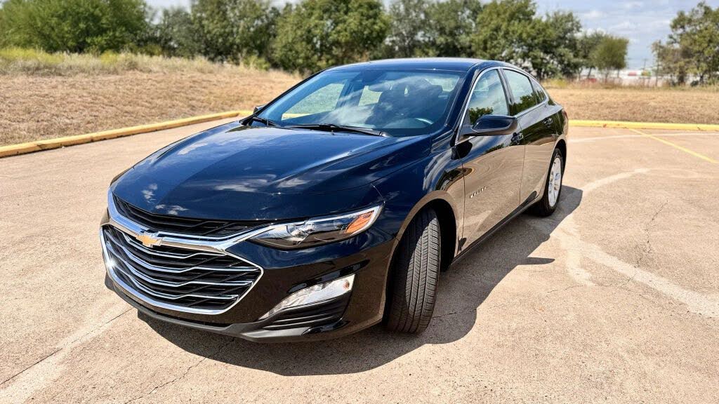 2025 Chevrolet Malibu LT with 1LT FWD