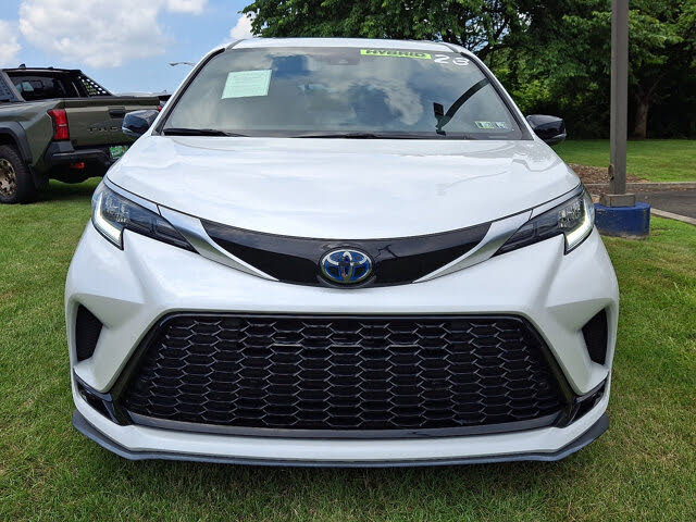 2023 Toyota Sienna 25th Anniversary Edition FWD