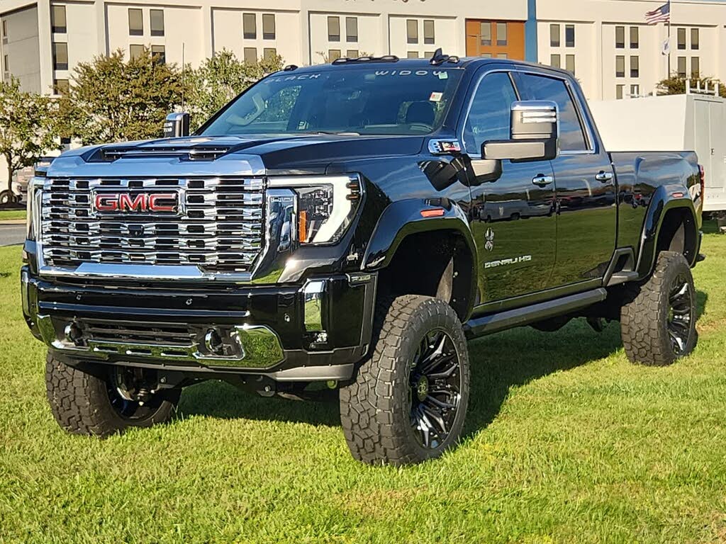 2025 GMC Sierra 2500HD Denali Crew Cab 4WD
