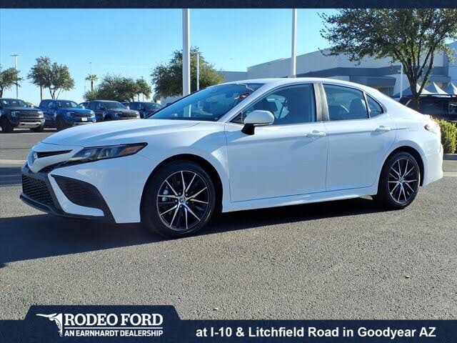2024 Toyota Camry SE FWD