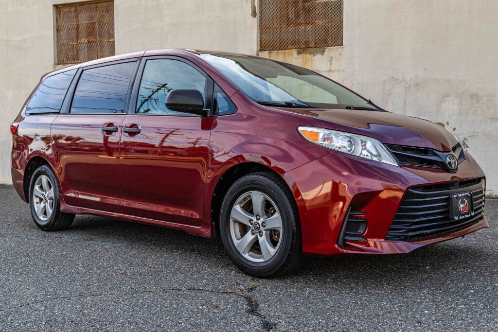 2019 Toyota Sienna L 7-Passenger FWD