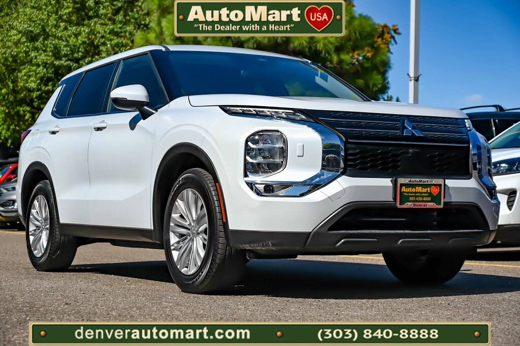 2024 Mitsubishi Outlander ES S-AWC