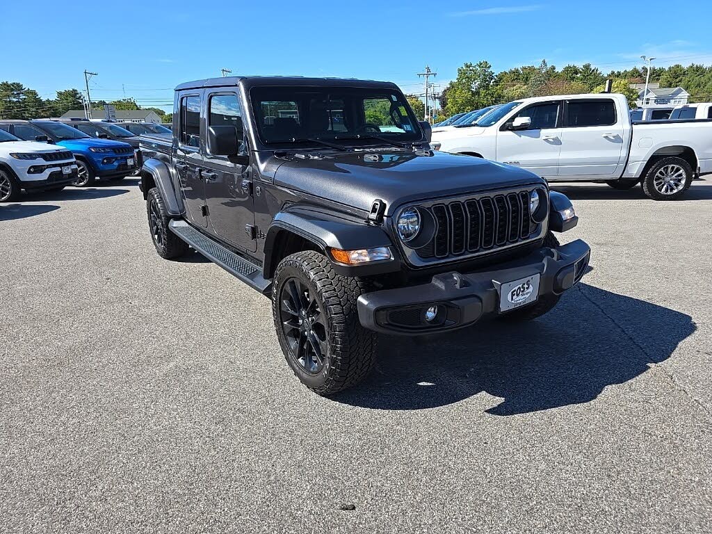 2024 Jeep Gladiator NightHawk Crew Cab 4WD