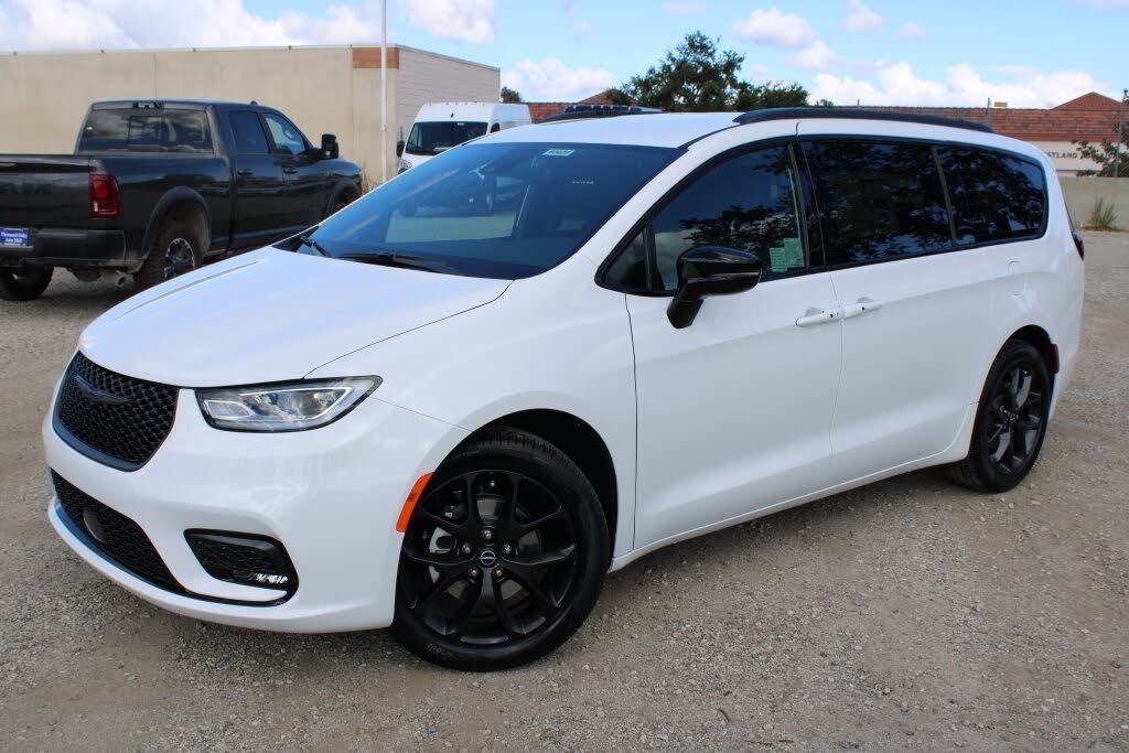 2026 Chrysler Pacifica Select FWD