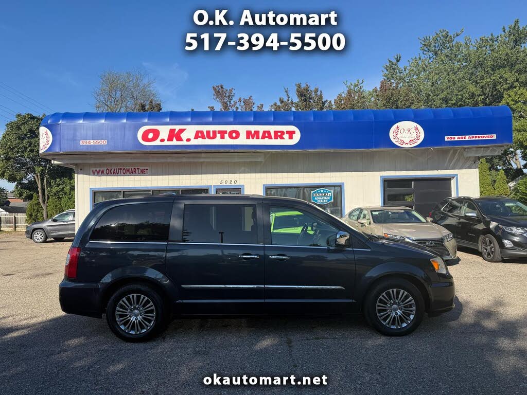 2014 Chrysler Town & Country Touring-L FWD