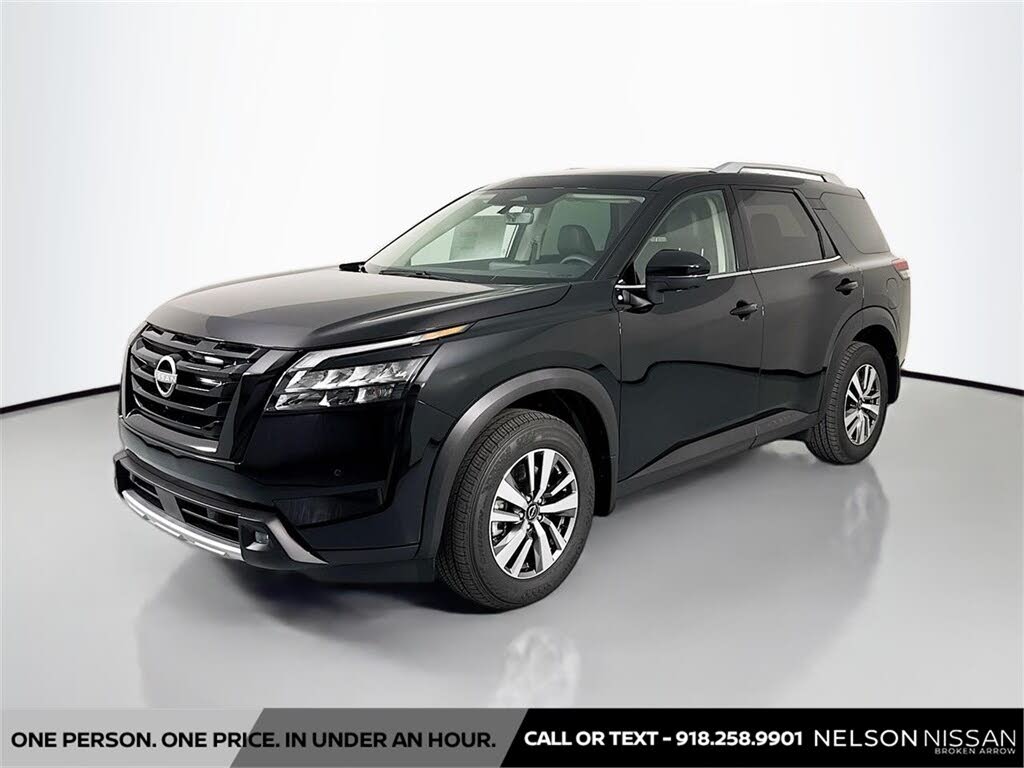 2025 Nissan Pathfinder SL 4WD