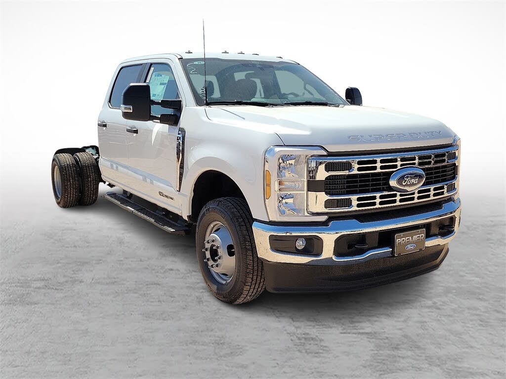 2026 Ford F-350 Super Duty Chassis XL Crew Cab DRW 4WD